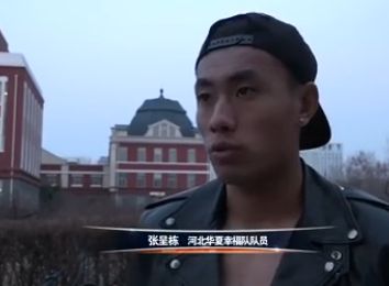 【比赛关键事件】第40分钟，斯图加特右路打穿对手防线，无人看防的弗里希轻松推空门得手！